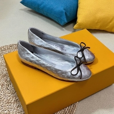 Louis Vuitton Flat Shoes